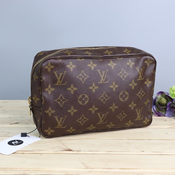 Louis Vuitton Cosmetic Pouch Trousse Toilette 23 - Picture 1 of 14